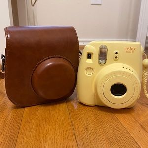Fujifilm Mini Instax 8 Yellow with Carrying Case